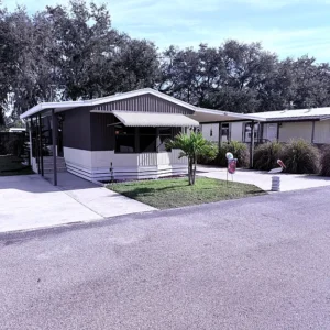 6 Leisure Dr, Auburndale, FL 33823