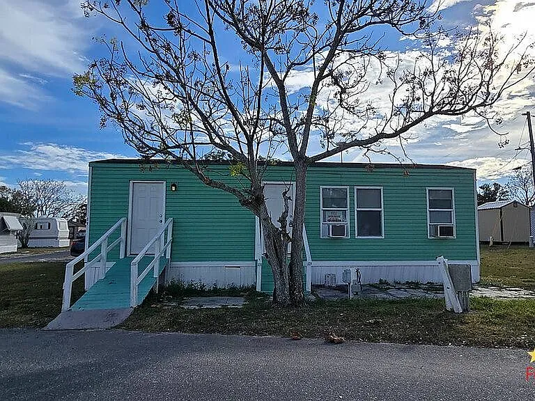 5137 N Scene Hwy #C9, Lake Wales, FL 33898