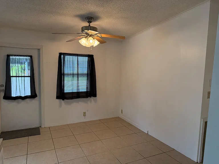 403 Liberty Dr, Auburndale, FL 33823 - Image 3