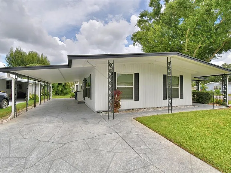 102 Paradise Ln, Auburndale, FL 33823